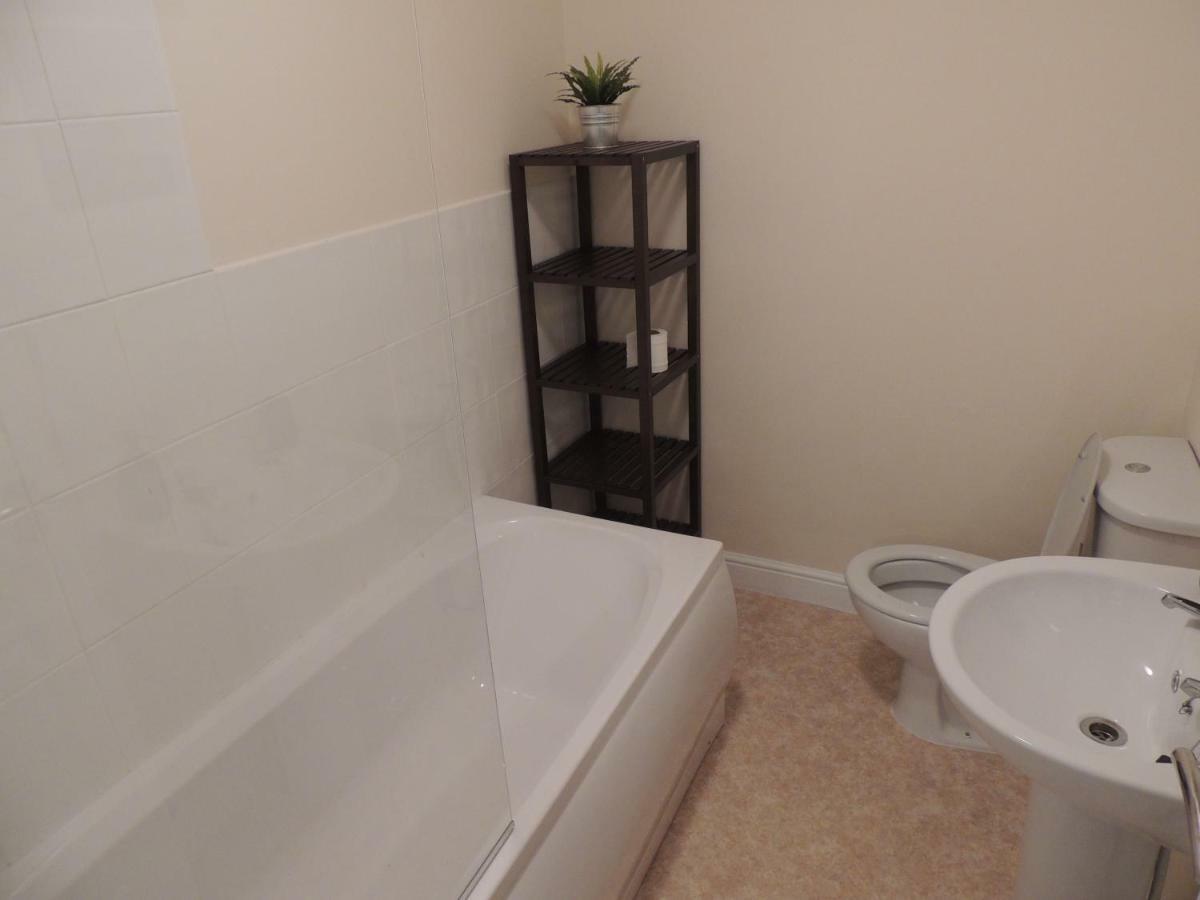 Apartment 2, 27 Skinner Street Уитби Экстерьер фото