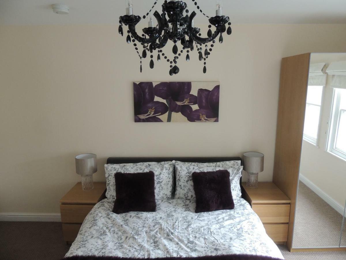 Apartment 2, 27 Skinner Street Уитби Экстерьер фото